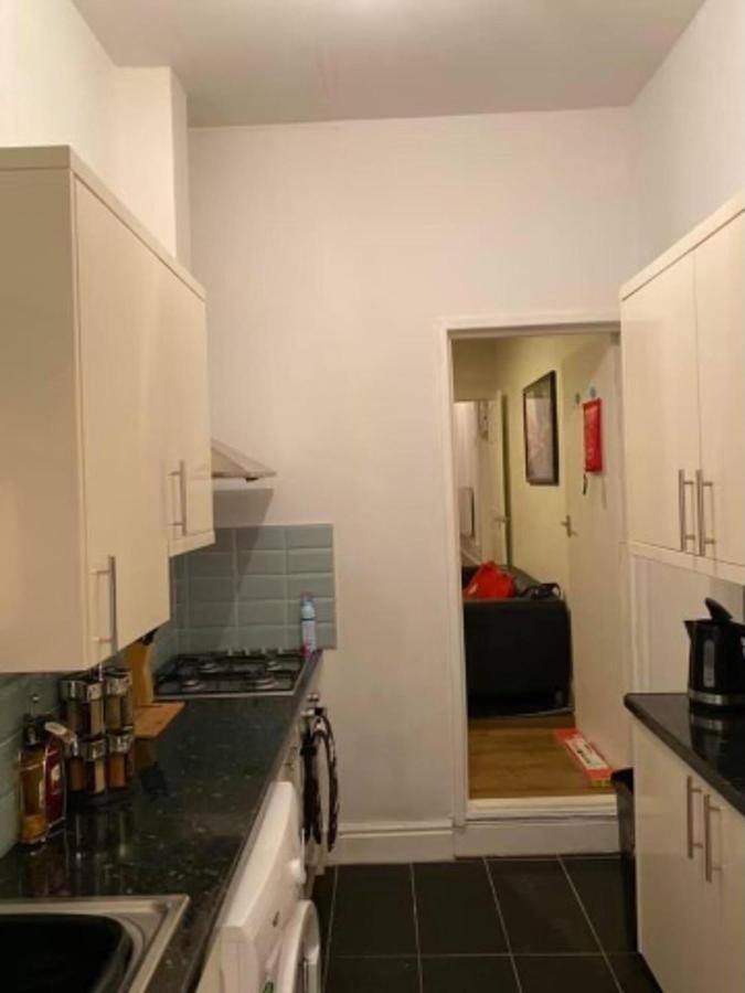 Spacious Four Bedroom Home 3 Bathrooms - Coventry Exterior photo